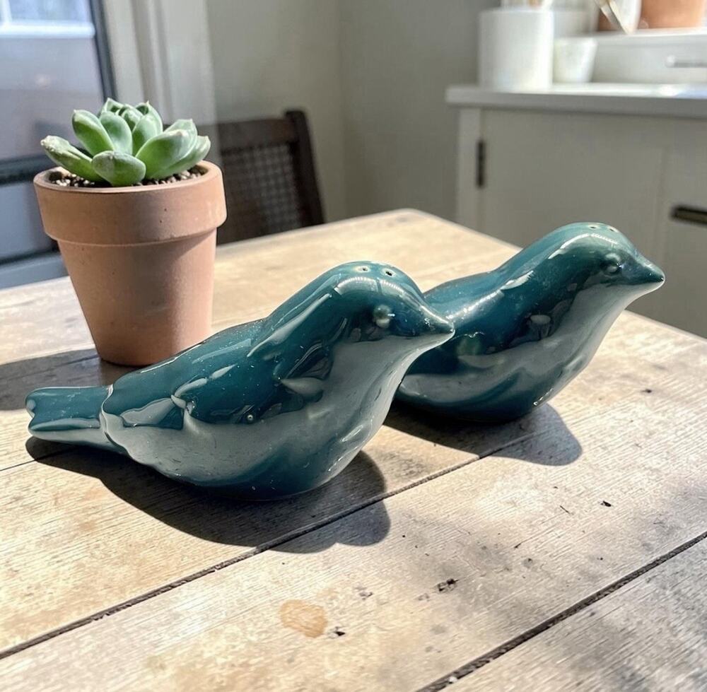 Pier 1 Imports Vintage Teal Ceramic Bird Salt & Pepper Shakers